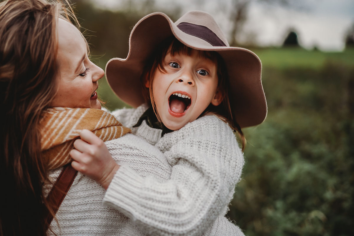 little girl screaming at an oxford family photographers camera