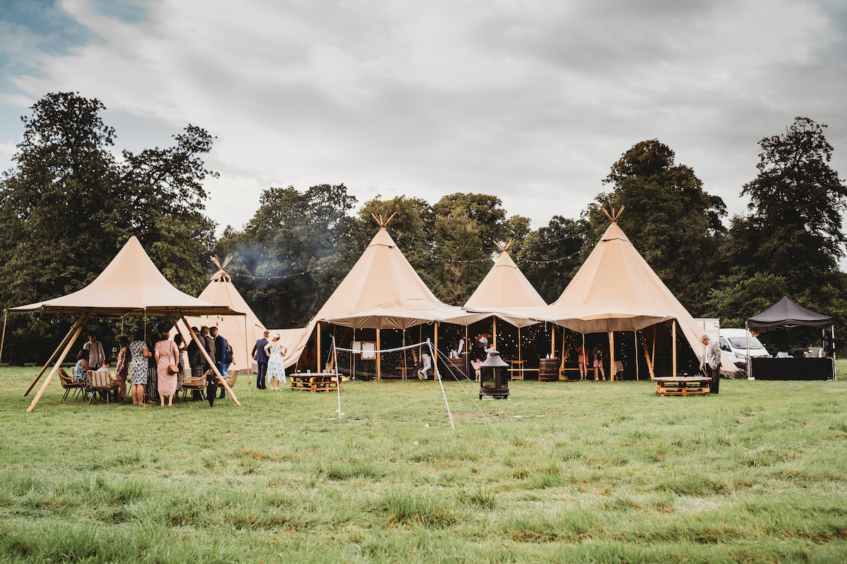 A wedding at the Forest Edge Tipis in Oxford