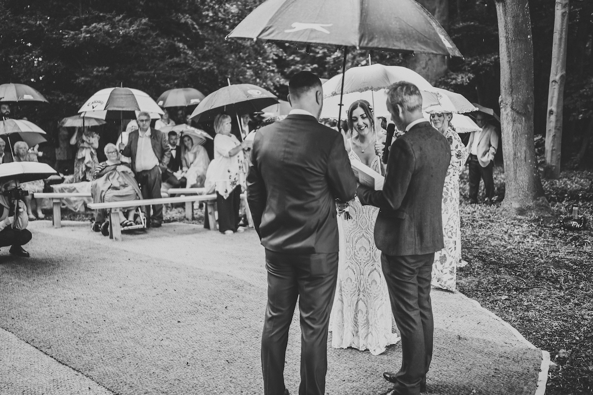 a woodland wedding photographed by a oxford wedding photographer