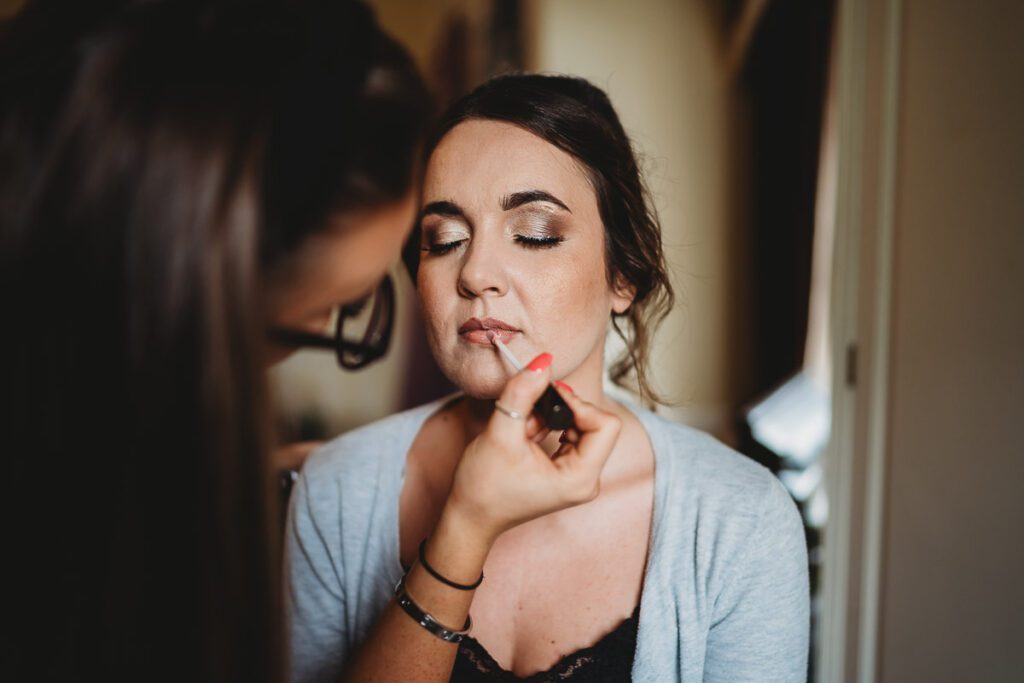 Bridal prep at Barn wedding venues in Berkshire 