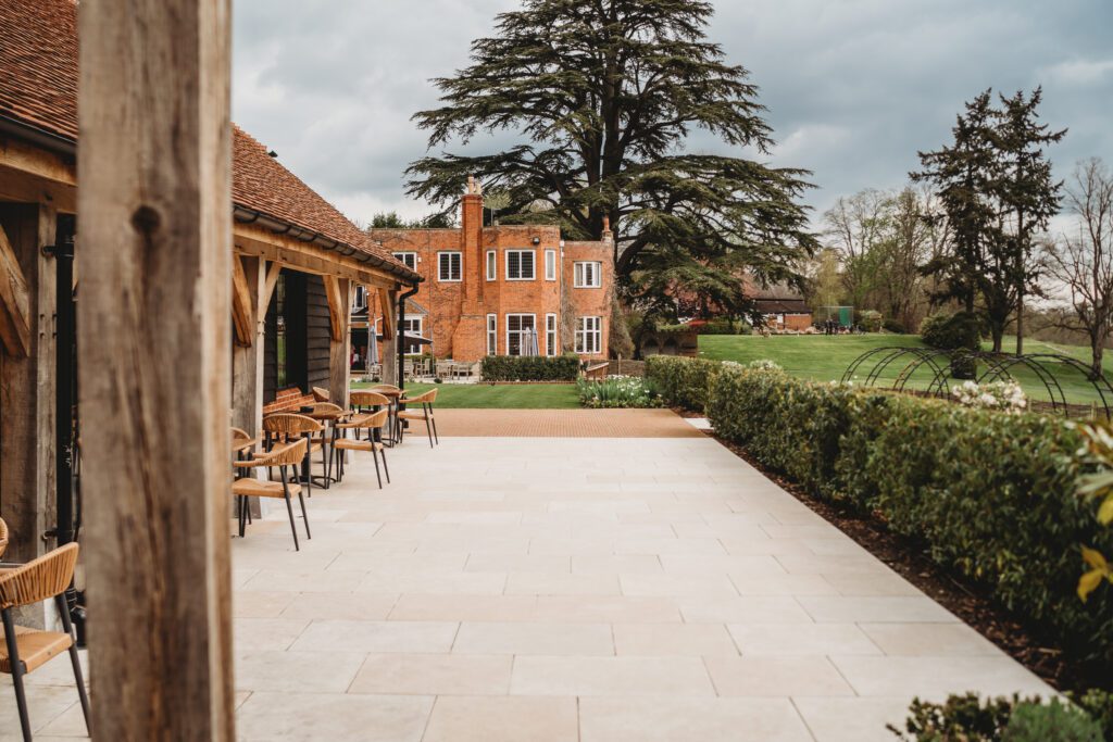 Barn wedding venue newbury taken from the side
